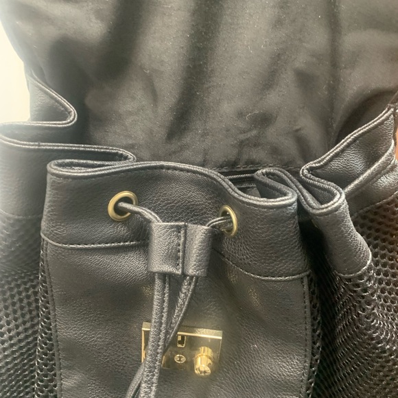 Backpack - Picture 5 of 6